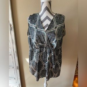 Daisy Fuentes - Tank Top - Beautiful Blouse - Silky Soft -  Size: 1X